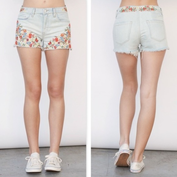 Blank NYC Pants - BLANKNYC Flower Power Hiker Shorts